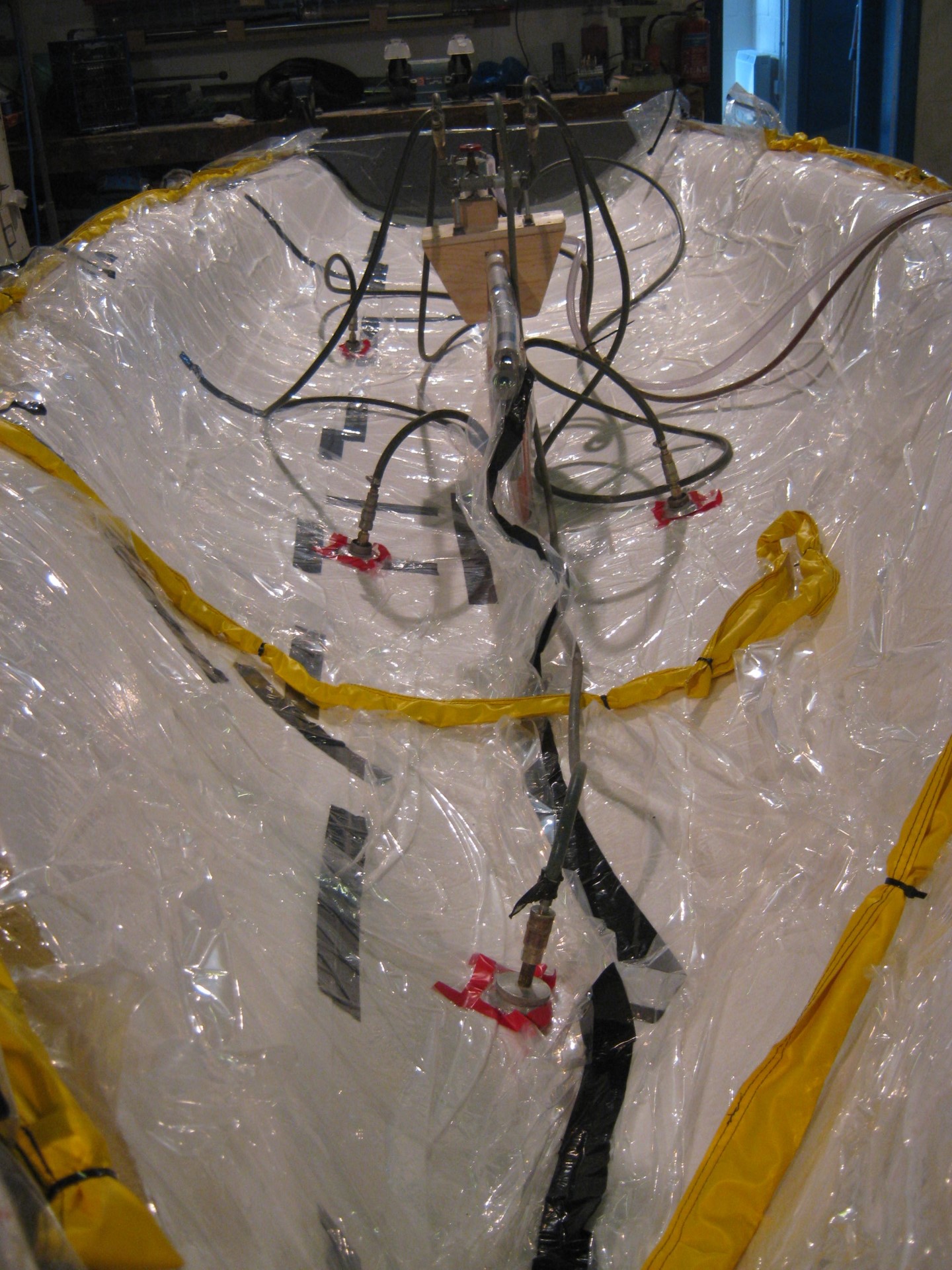 Vacuumbagging av skrovet